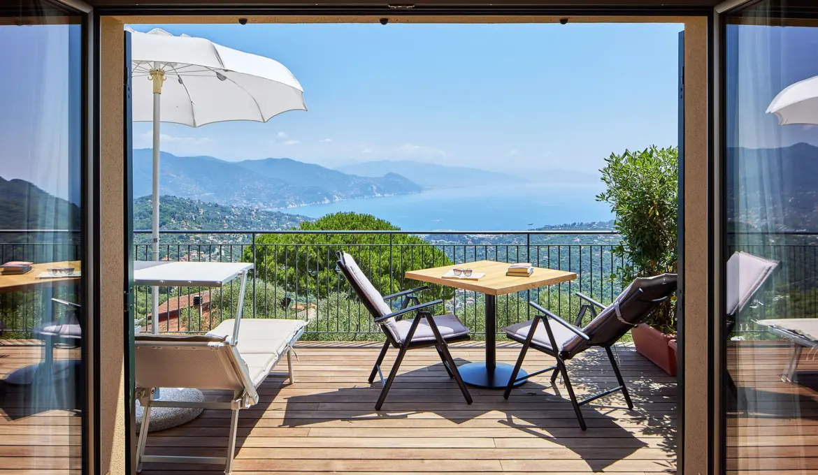 Camera Matrimoniale Deluxe con Balcone e Vista Mare